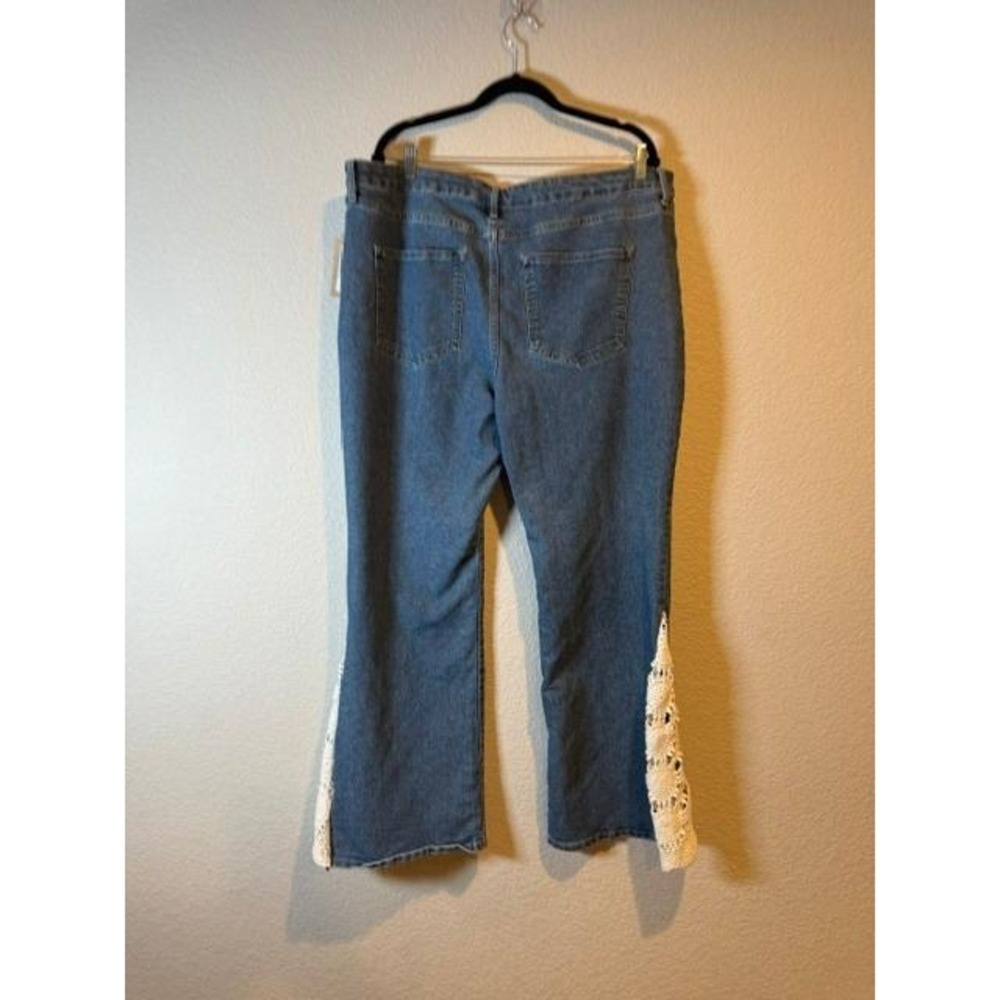Upcycled OOAK Boho Womens Flare Jeans Crochet Lace Inset bell bottom Sz 21 - Picture 6 of 7